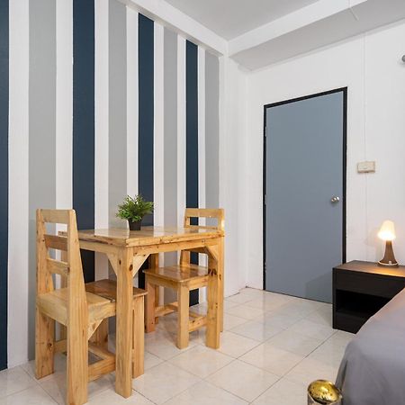 Patong Black Pantera Hostel מראה חיצוני תמונה