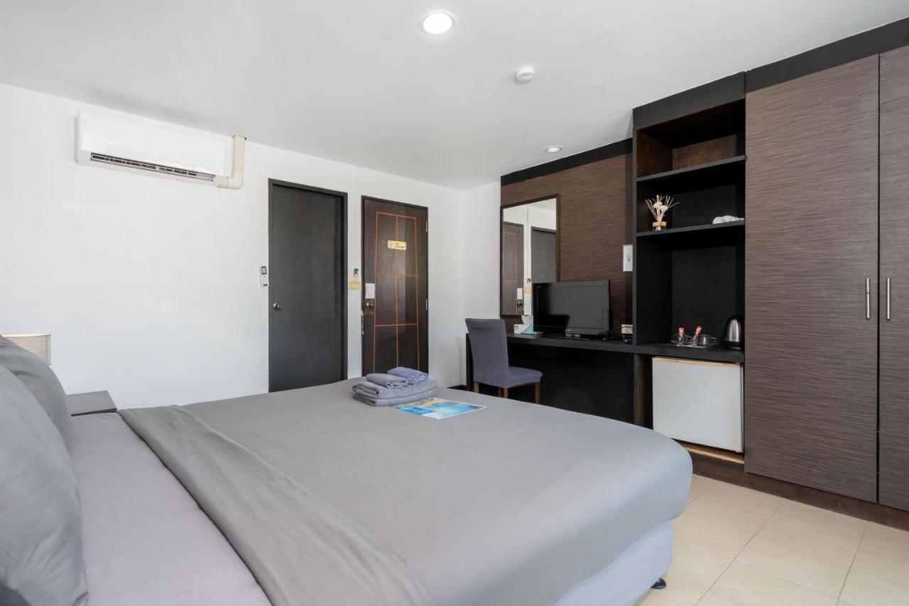 Patong Black Pantera Hostel מראה חיצוני תמונה