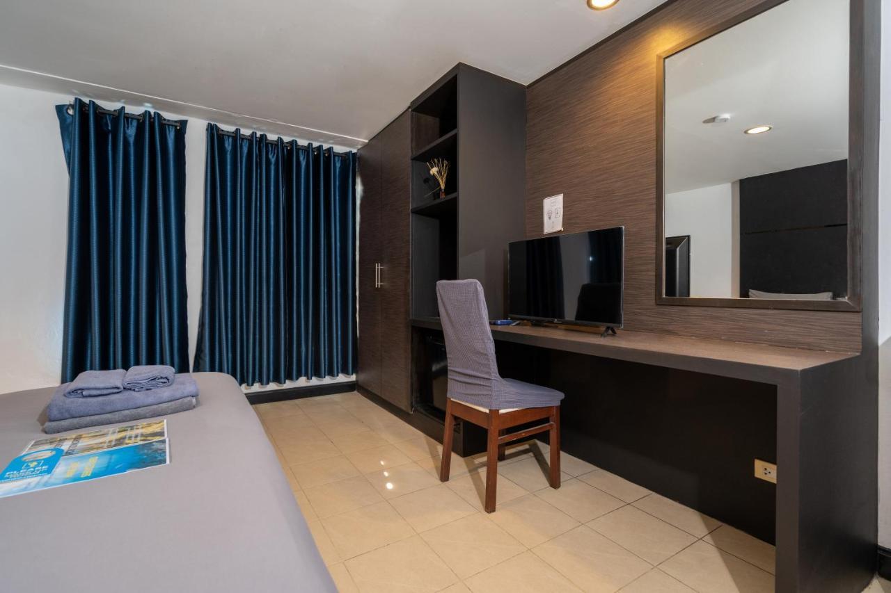 Patong Black Pantera Hostel מראה חיצוני תמונה