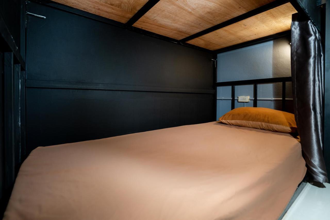Patong Black Pantera Hostel מראה חיצוני תמונה