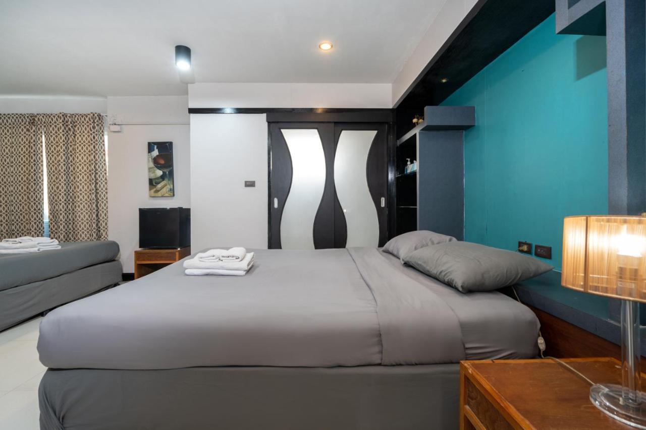 Patong Black Pantera Hostel מראה חיצוני תמונה