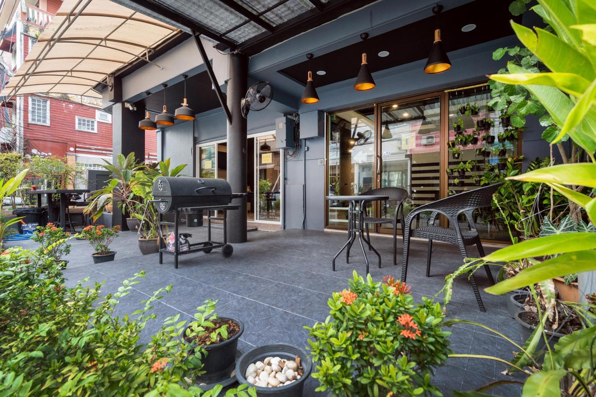 Patong Black Pantera Hostel מראה חיצוני תמונה