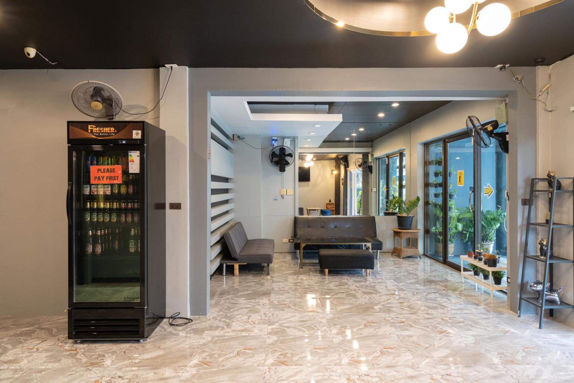 Patong Black Pantera Hostel מראה חיצוני תמונה