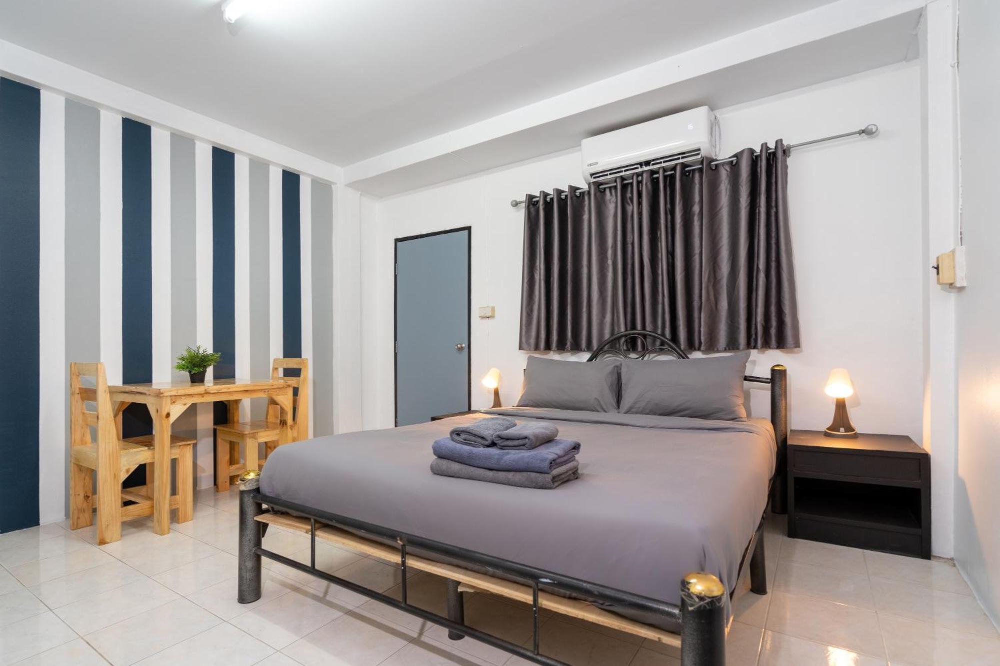 Patong Black Pantera Hostel מראה חיצוני תמונה